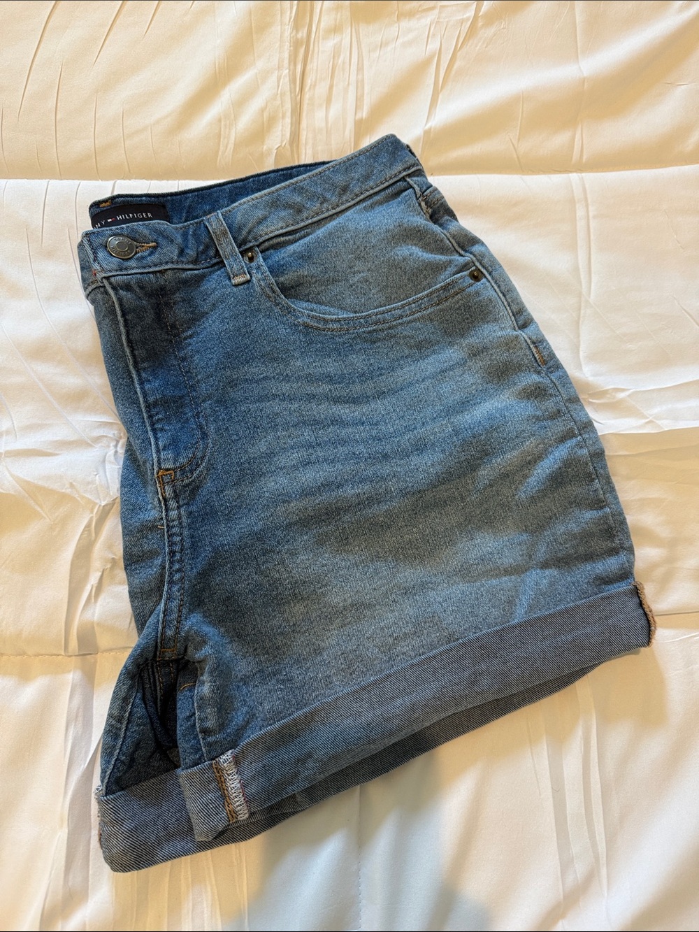 Tommy Hilfiger cuffed jeans shorts 🖤